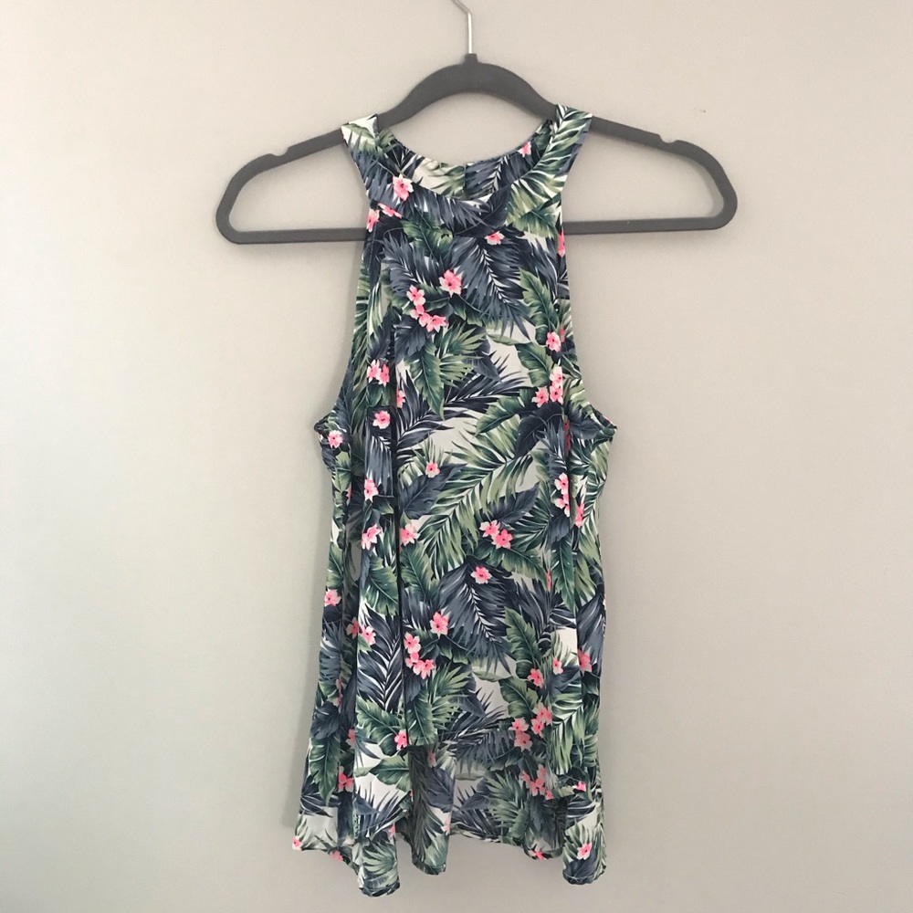 Francescas floral top size medium.